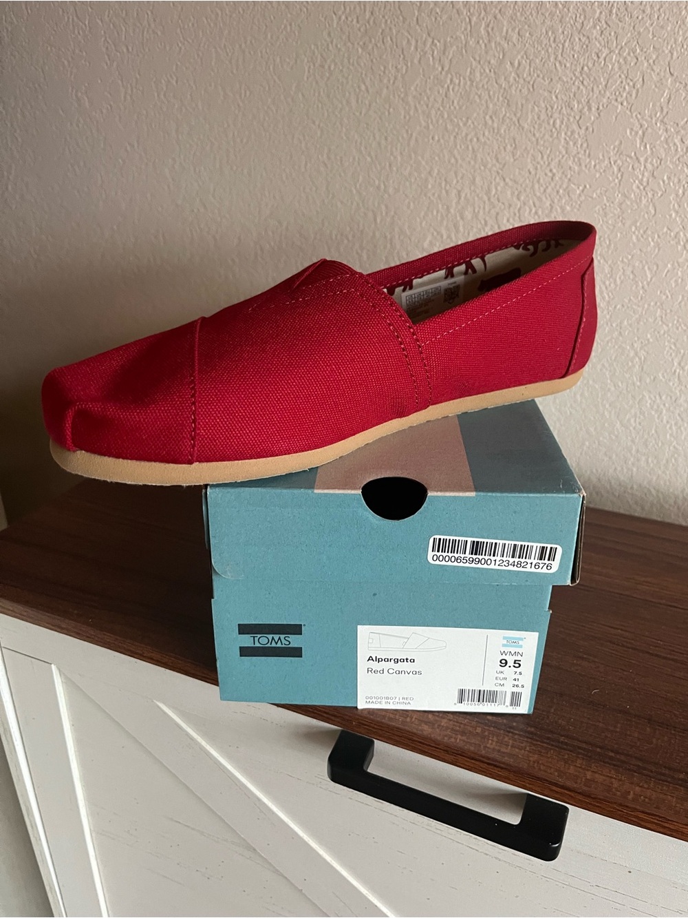 NWT TOMS 9.5W Canvas Alpargata Slip-On Flats